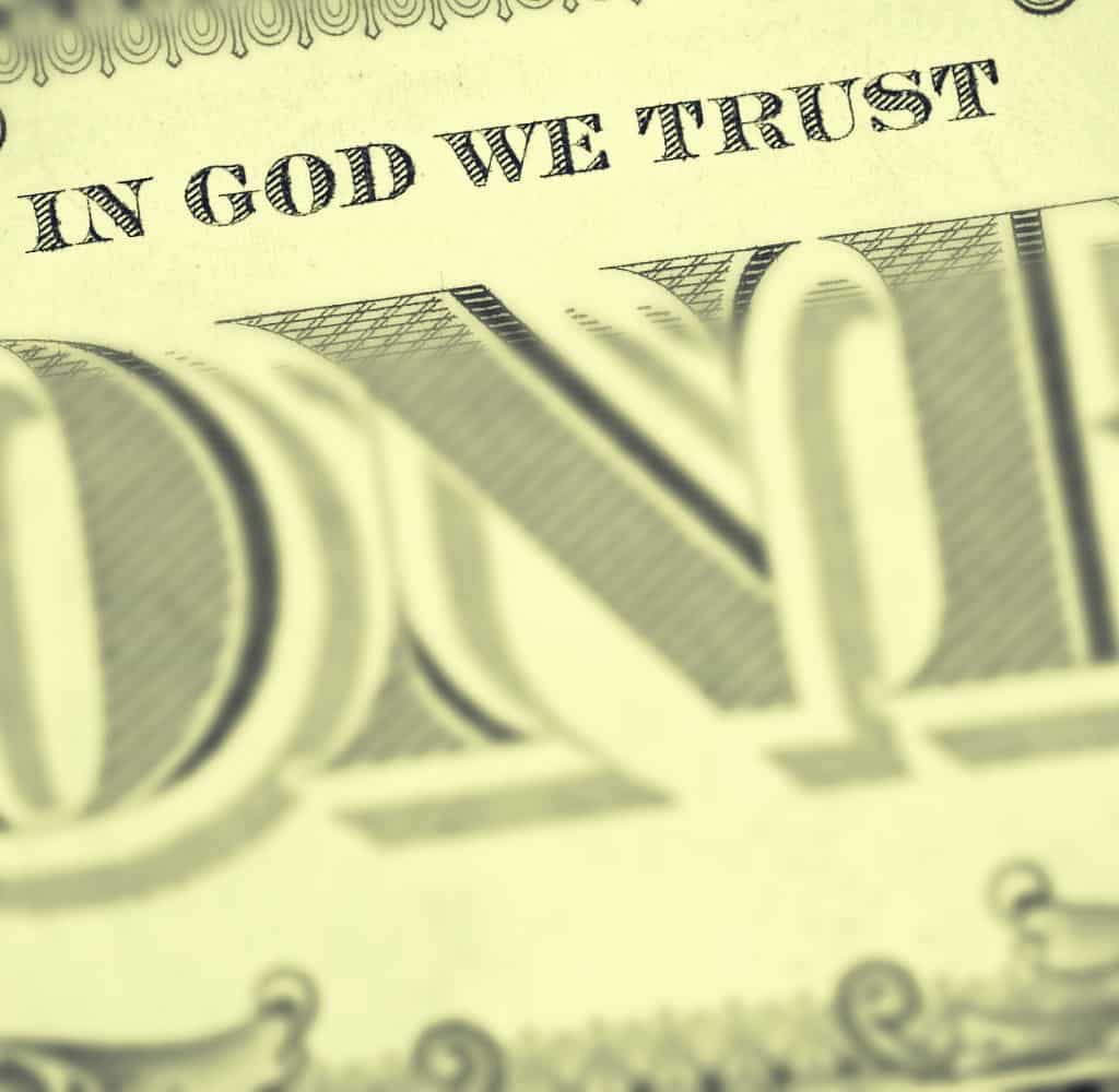 Estadounidenses que no quieren a Dios en el Dólar