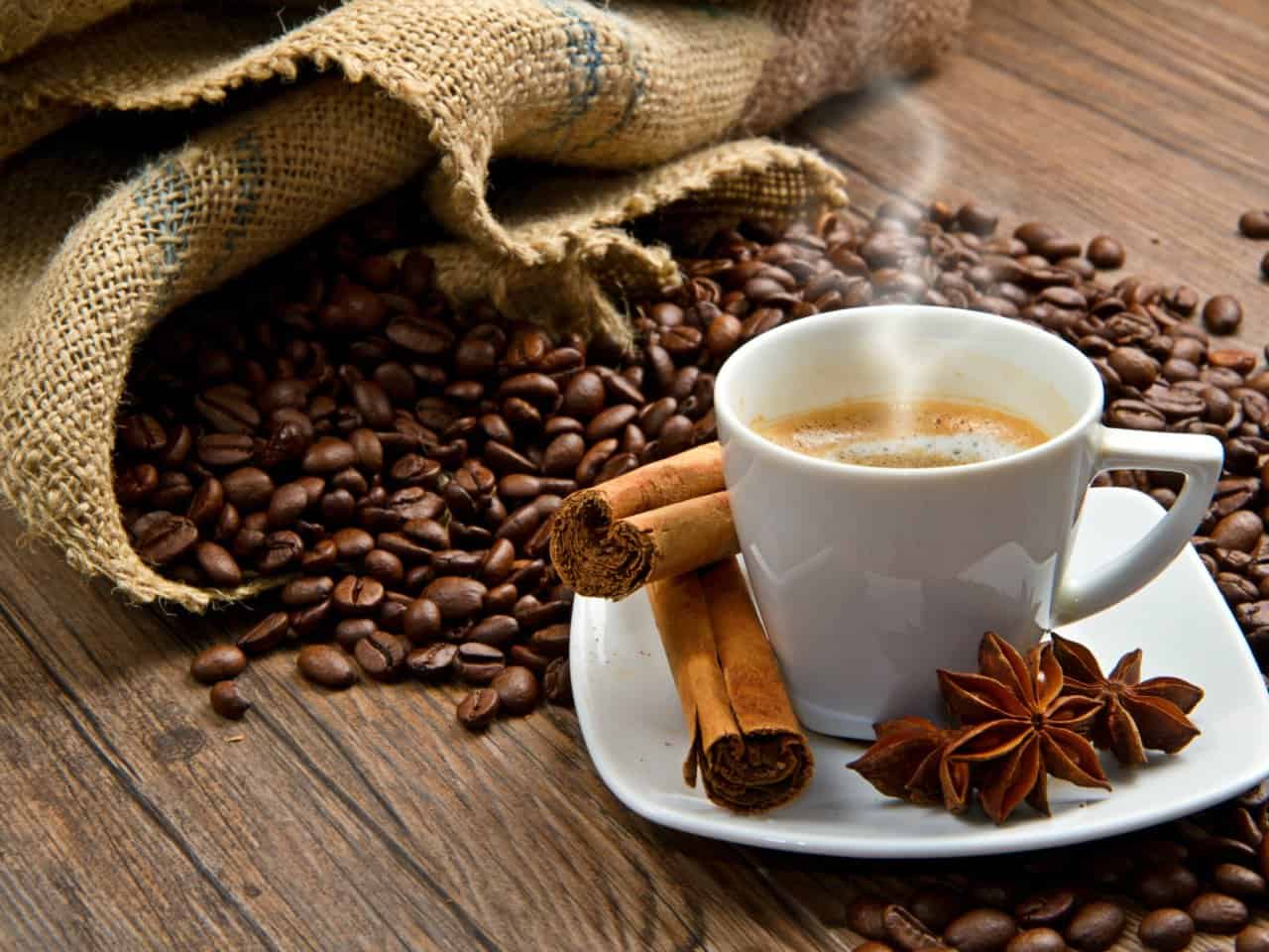 Beneficios de tomar café con canela para tu salud