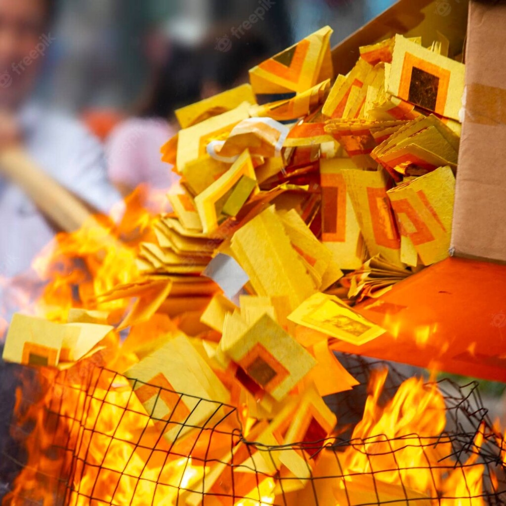 Chinese tradition burning money